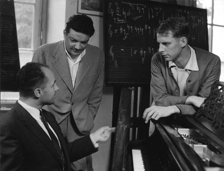 Pierre Boulez, Bruno Maderna y Karlheinz Stockhausen en Darmstadt, 1955.