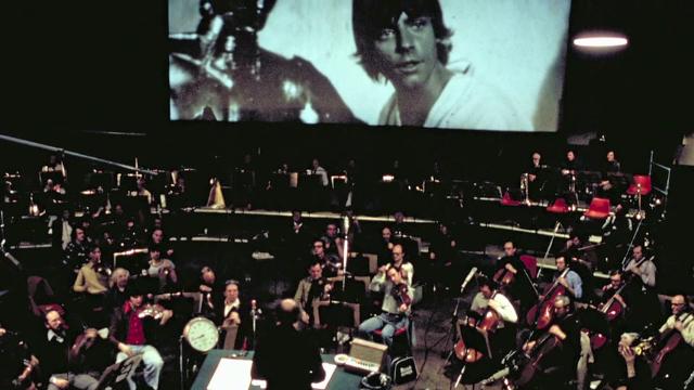 John Williams grabando la banda sonora de Star Wars con la Sinfónica de Londres.