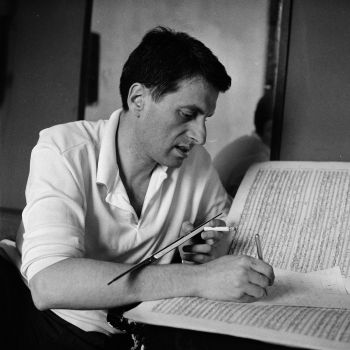 El compositor griego Iannis Xenakis.